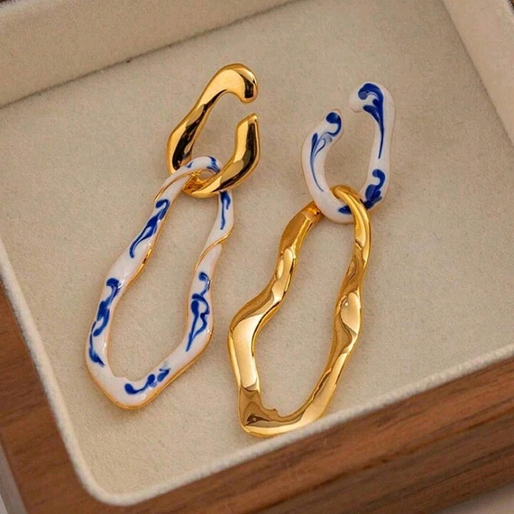 Asymmetrical Gold Blue White Enamel Organic Chain Link Drop Earrings Delft; NWOT
